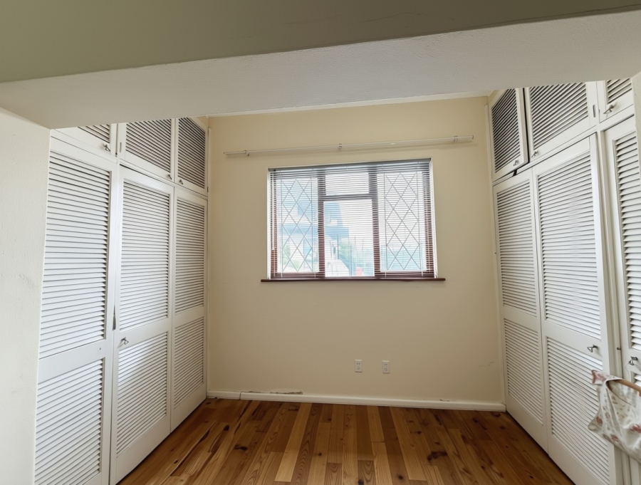 2 Bedroom Property for Sale in Vredehoek Western Cape